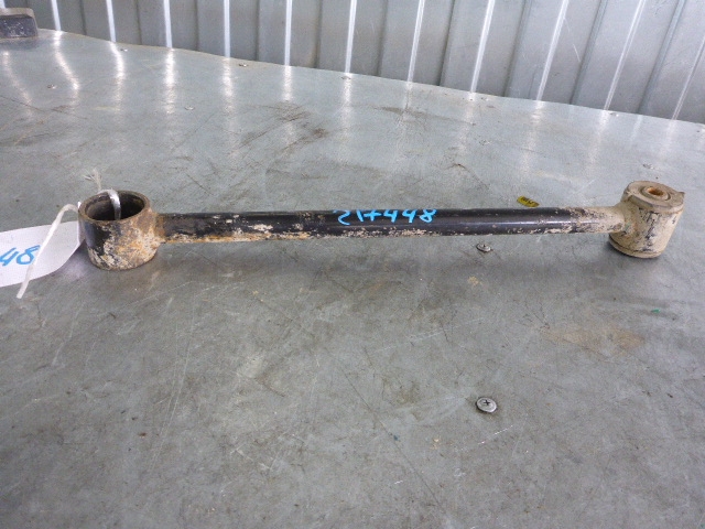 Тяга задняя поперечная