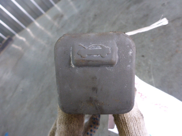 Ручка открывания капота