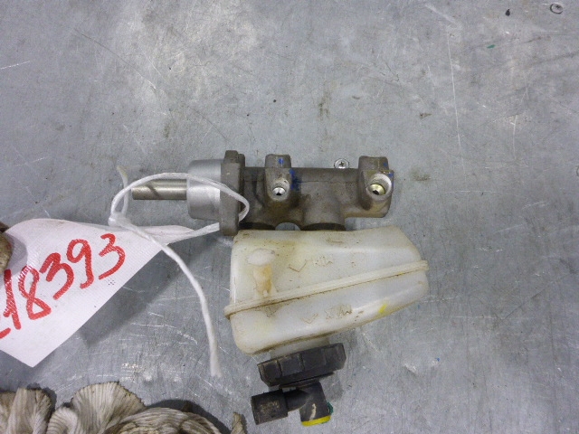 Цилиндр тормозной главный