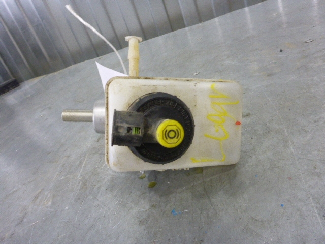 Цилиндр тормозной главный