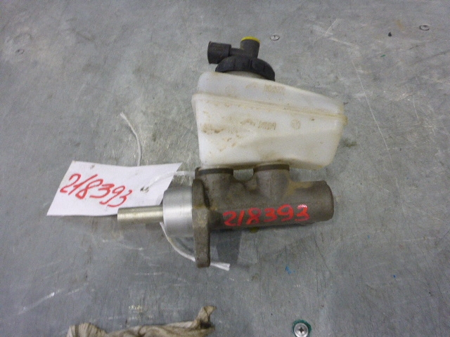 Цилиндр тормозной главный