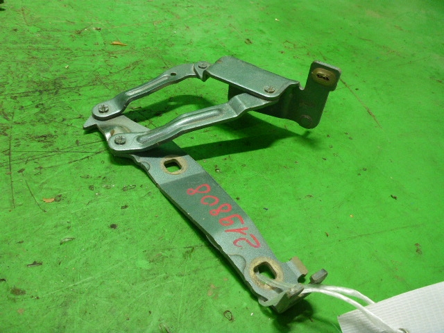 Петля капота правая