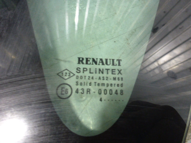 Стекло кузовное глухое левое