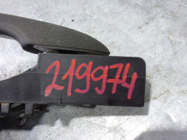 Ручка двери передней наружная левая