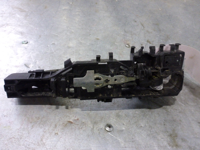 Ручка двери передней наружная левая