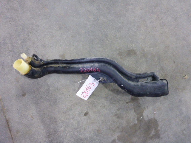 Горловина топливного бака