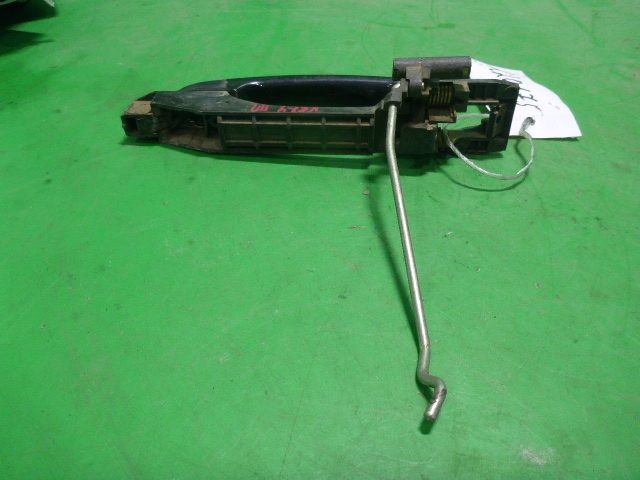 Ручка двери передней наружная правая