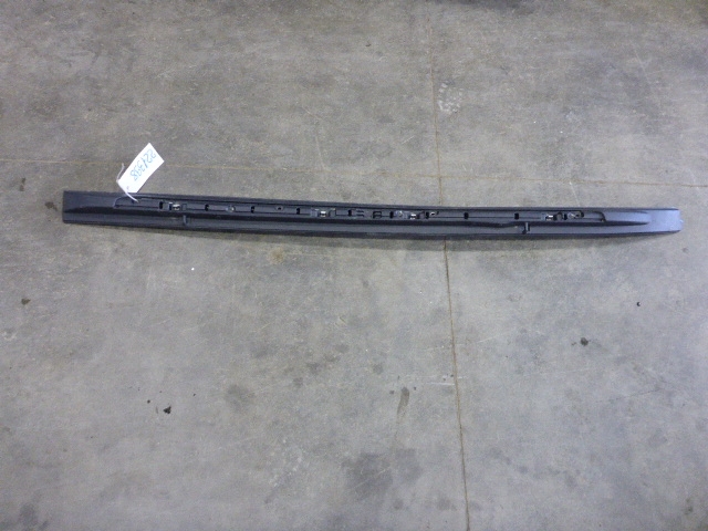 Рейлинг (релинг) левый (планка на крышу)