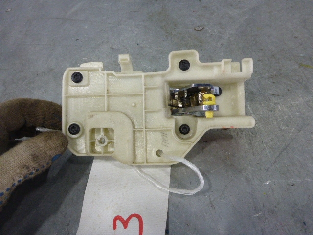 Ручка двери передней внутренняя левая