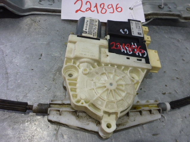 Стеклоподъемник электр. передний правый