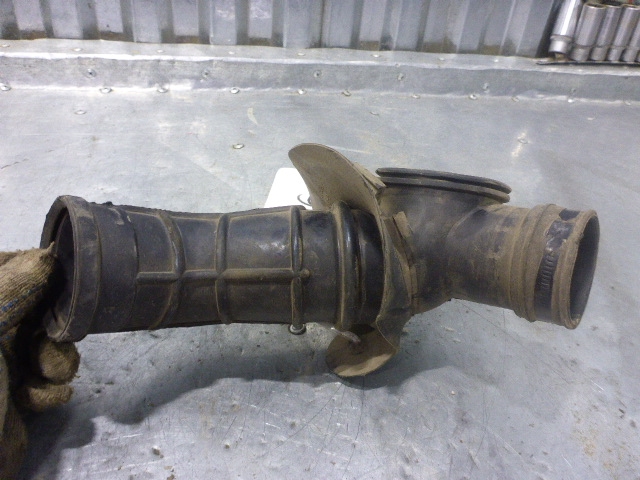 Патрубок воздушного фильтра