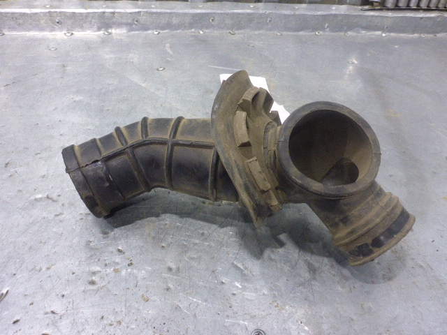 Патрубок воздушного фильтра