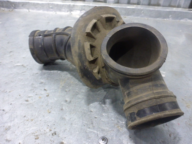 Патрубок воздушного фильтра