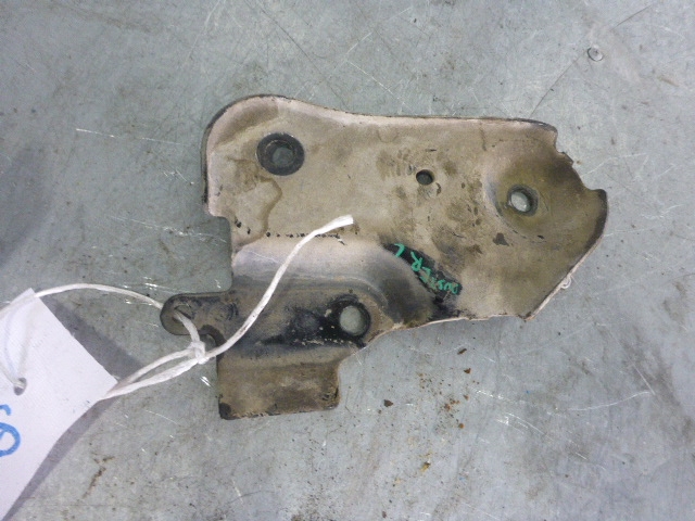 Кронштейн передней балки