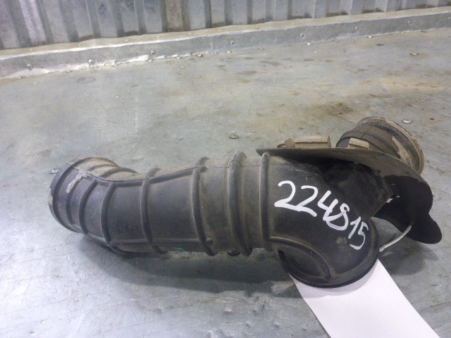 Патрубок воздушного фильтра