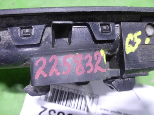 Ручка двери задней внутренняя левая