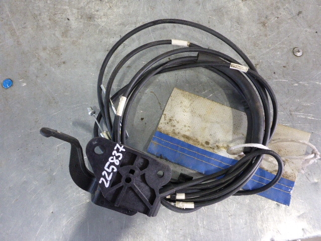 Трос открывания багажника