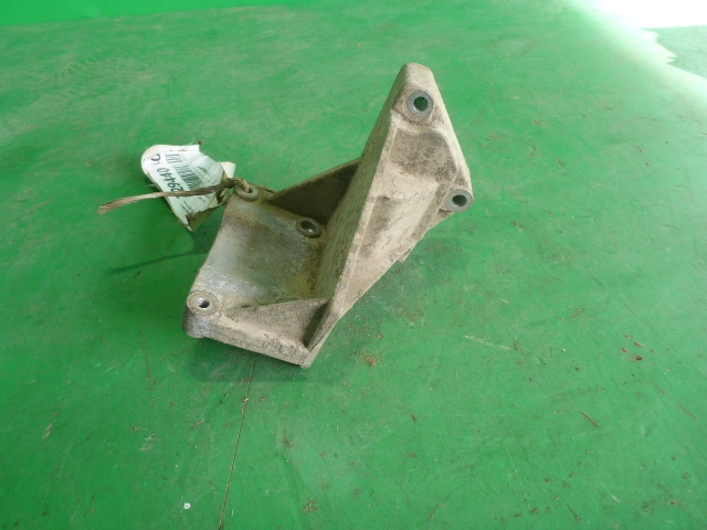 Кронштейн ГУР