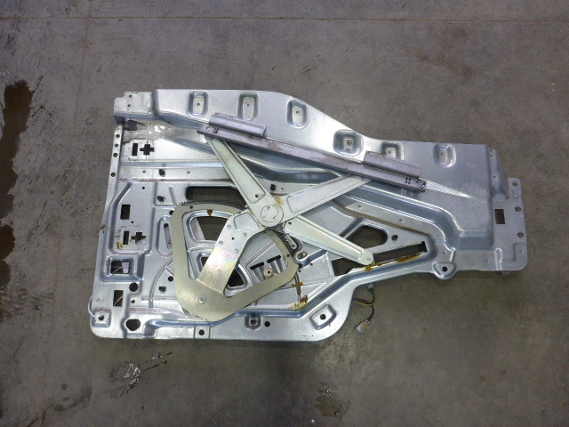 Стеклоподъемник электр. передний правый