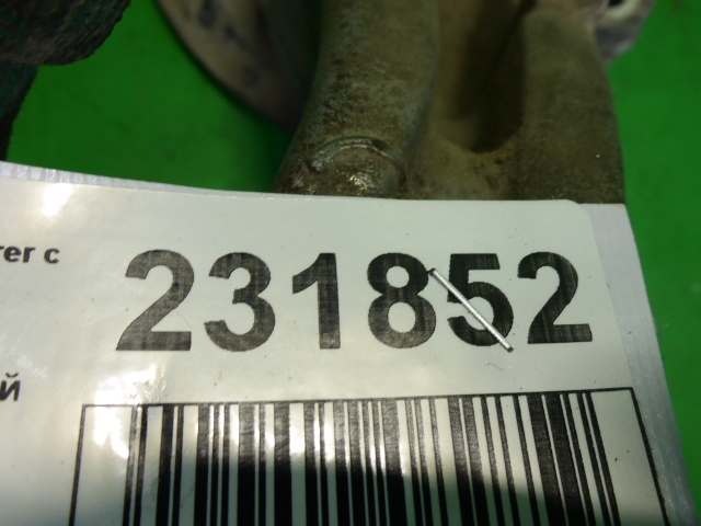 Кулак поворотный передний левый