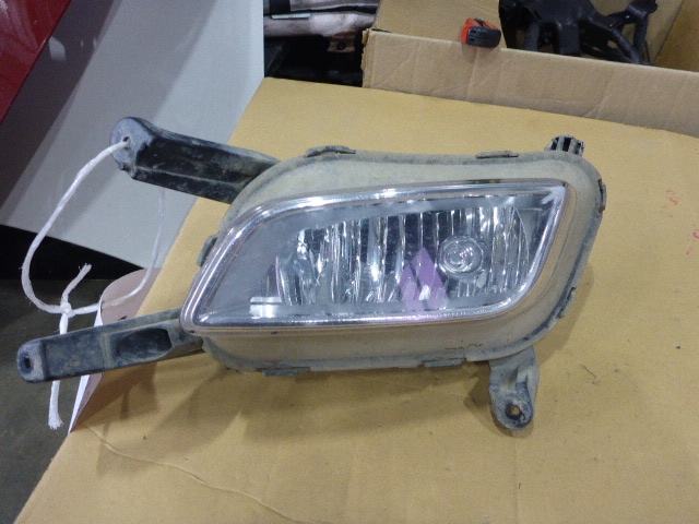 Фара противотуманная левая