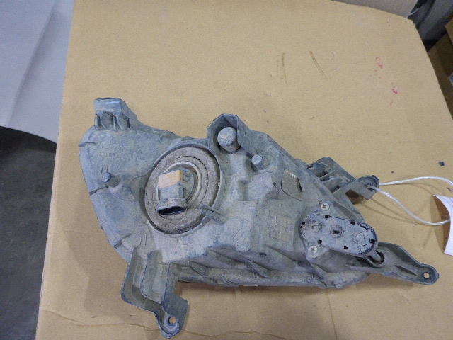 Фара противотуманная левая