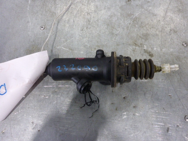 Цилиндр сцепления главный