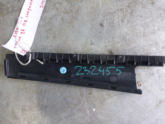 Накладка двери передней правой