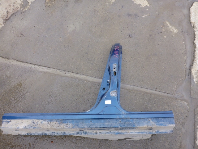 Порог со стойкой левый