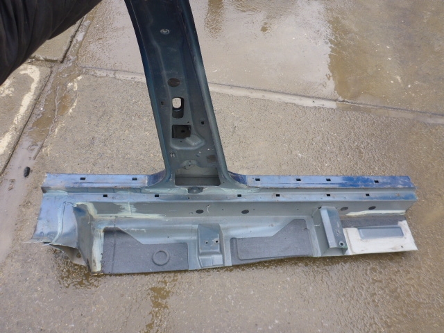 Порог со стойкой левый