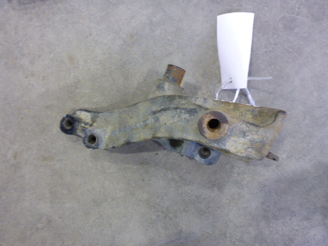 Кронштейн усилителя переднего бампера правый