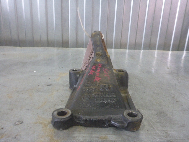 Кронштейн двигателя правый