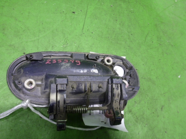 Ручка двери передней наружная левая