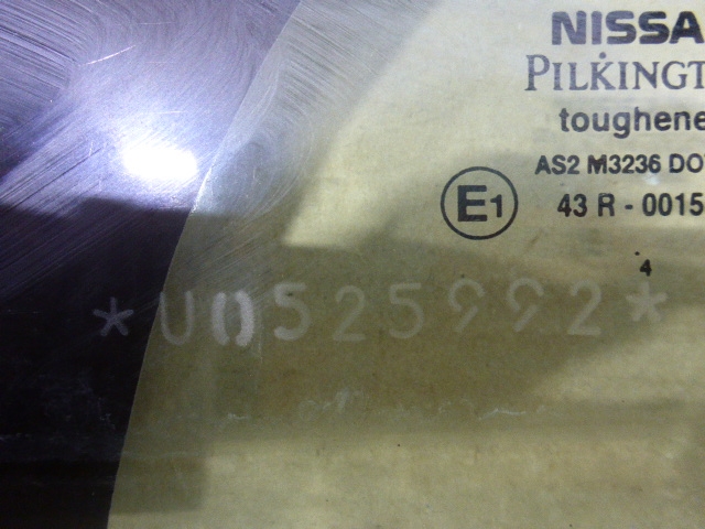 Стекло двери задней левой