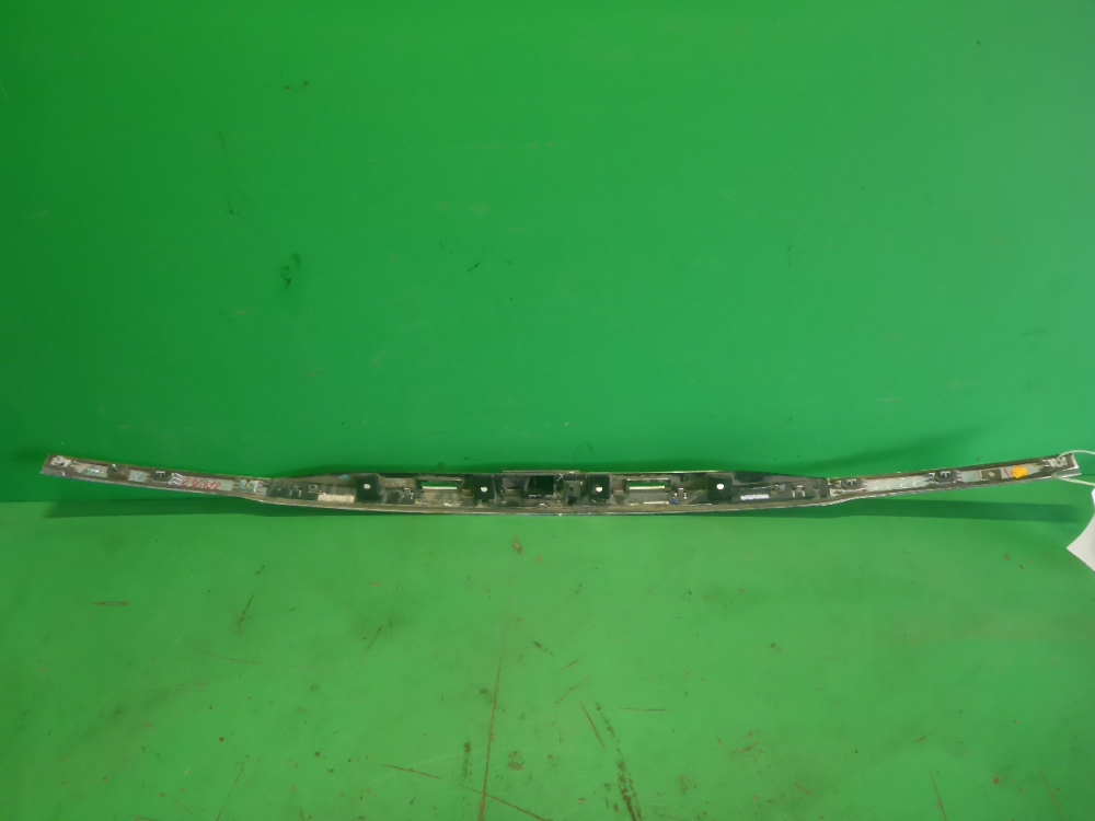 Накладка двери багажника