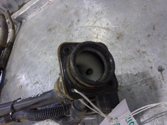 Горловина топливного бака