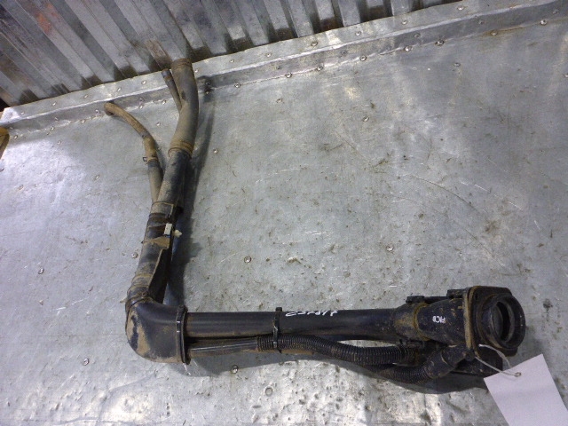 Горловина топливного бака