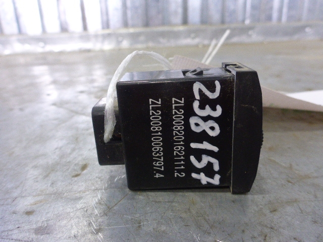 Кнопка корректора фар