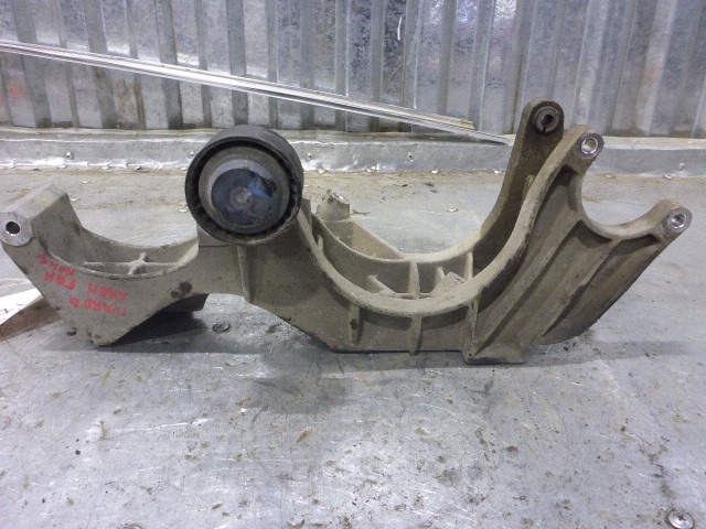 Кронштейн ГУР