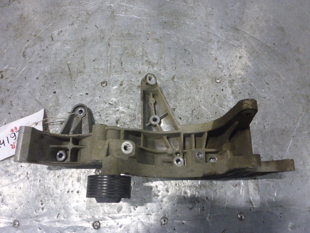 Кронштейн ГУР