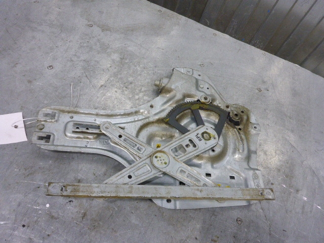 Стеклоподъемник электр. задний левый