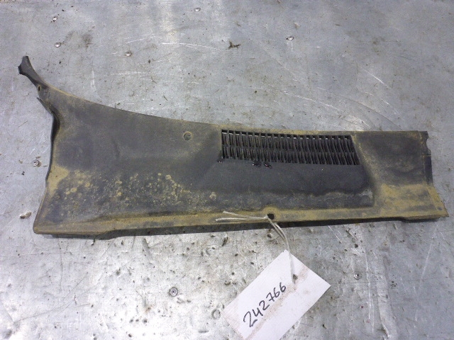 Решетка стеклоочистителей (Жабо)