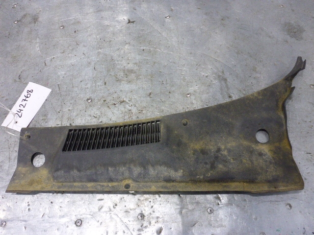 Решетка стеклоочистителей (Жабо)