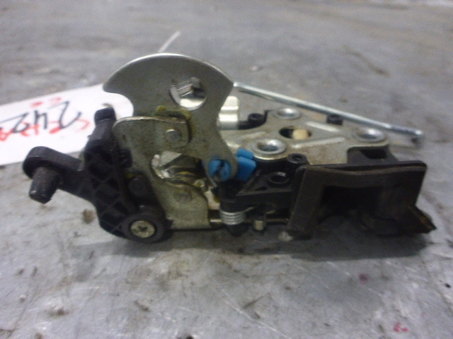 Замок двери задней правой