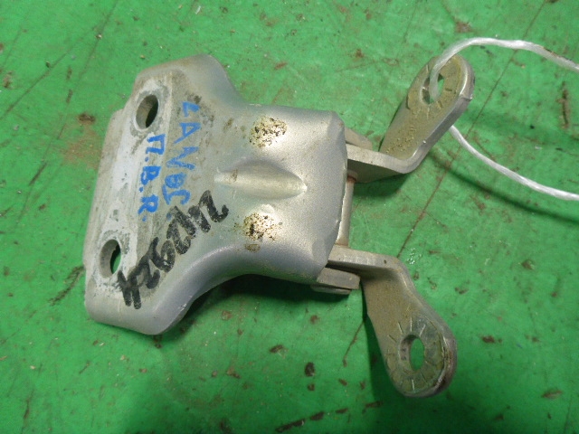 Петля двери передней правой верхняя