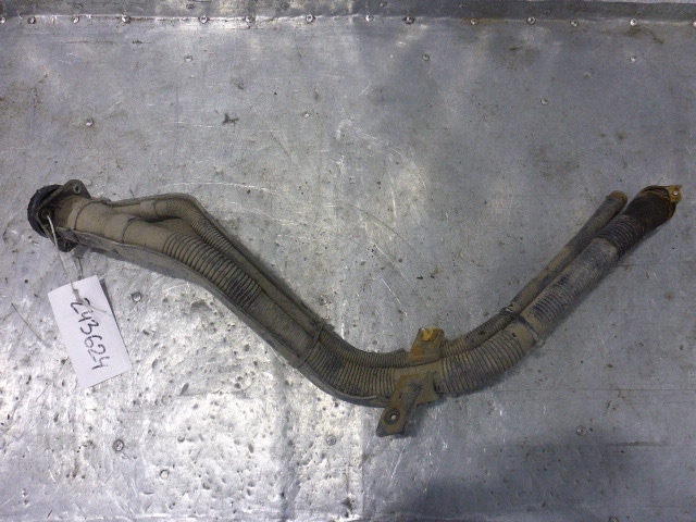 Горловина топливного бака