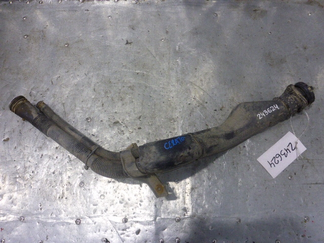 Горловина топливного бака