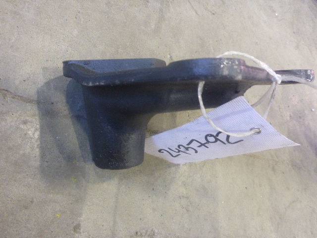 Кронштейн рабочего цилиндра подъема кабины