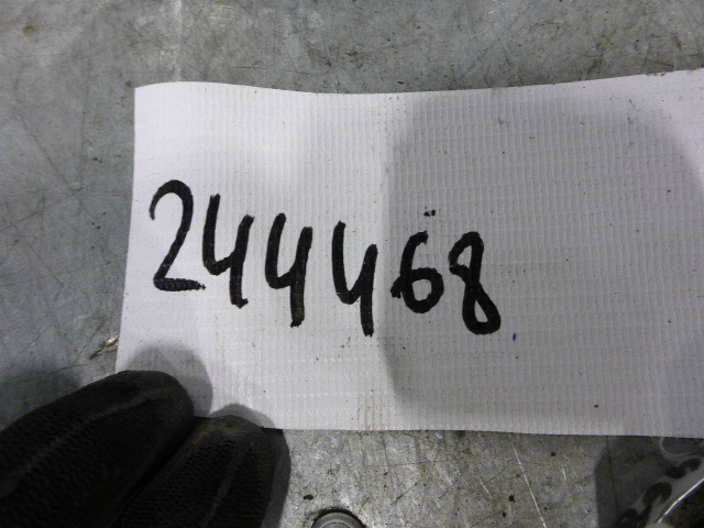 Замок двери передней правой