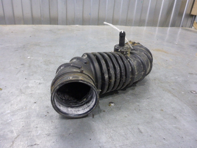 Патрубок воздушного фильтра